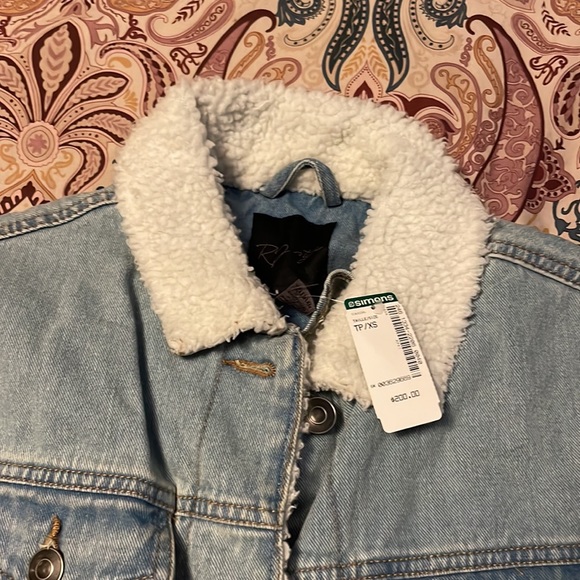 NWT LIGHTWASH LONG DENIM SHERPA JACKET - Picture 2 of 5